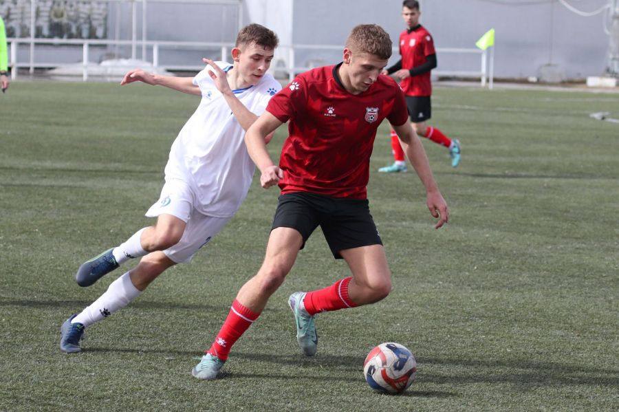 В Барнауле стартовал традиционный турнир памяти Василия Фомичёва В Барнауле стартовал традиционный турнир памяти Василия Фомичёва