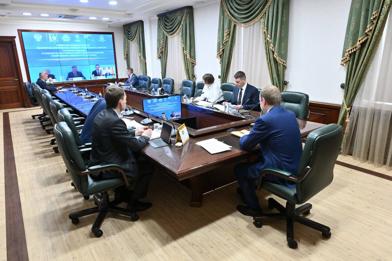 Виктор Томенко: Около 23,3 миллиарда рублей будет направлено в этом году на улучшение условий жизни людей в Алтайском крае по национальному проекту «Инфраструктура для жизни» Виктор Томенко: Около 23,3 миллиарда рублей будет направлено в этом году на улучшение условий жизни людей в Алтайском крае по национальному проекту «Инфраструктура для жизни»