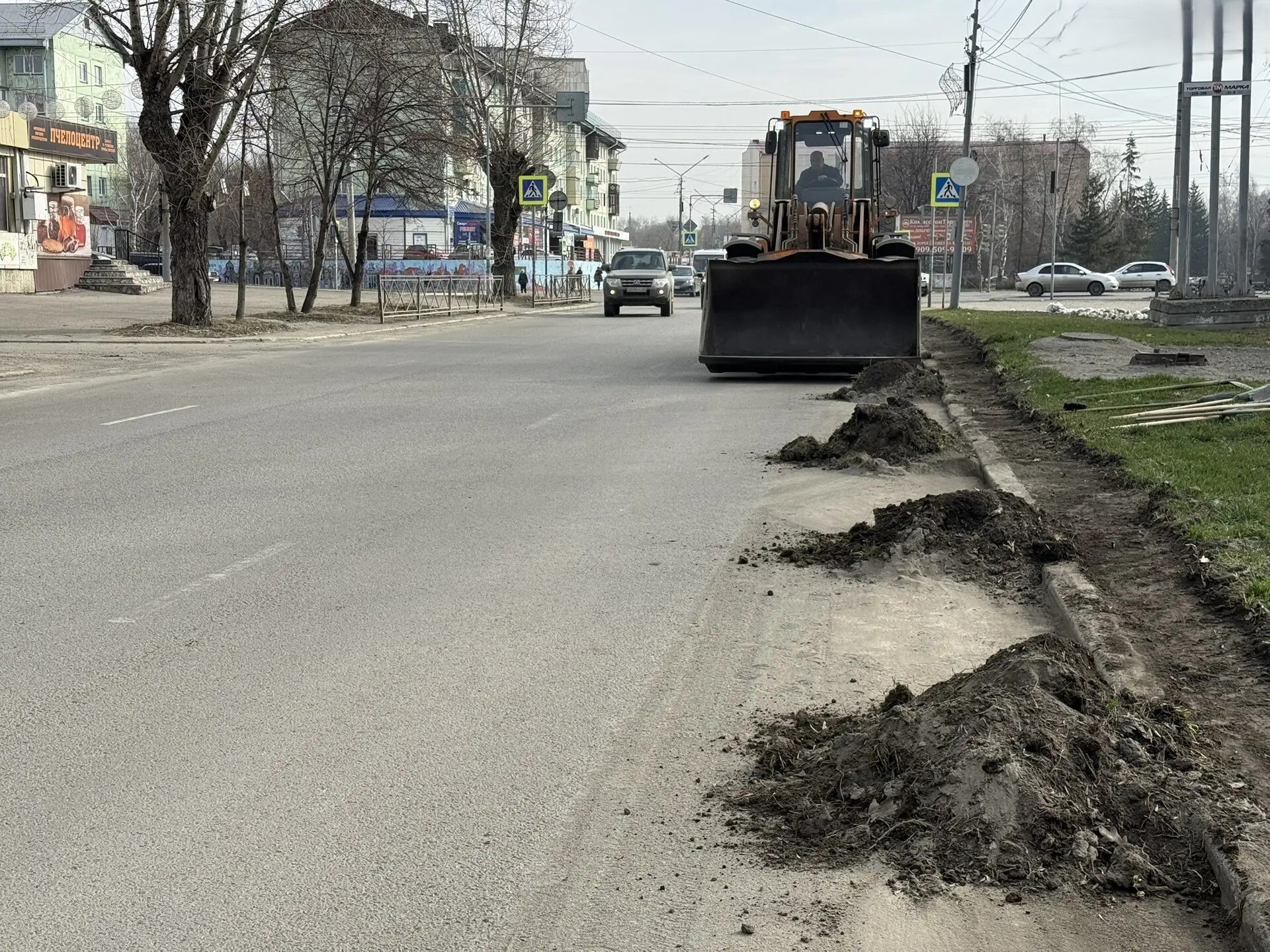 В Бийске коммунальные службы начали сезонную подготовку улиц к тёплому периоду В Бийске коммунальные службы начали сезонную подготовку улиц к тёплому периоду