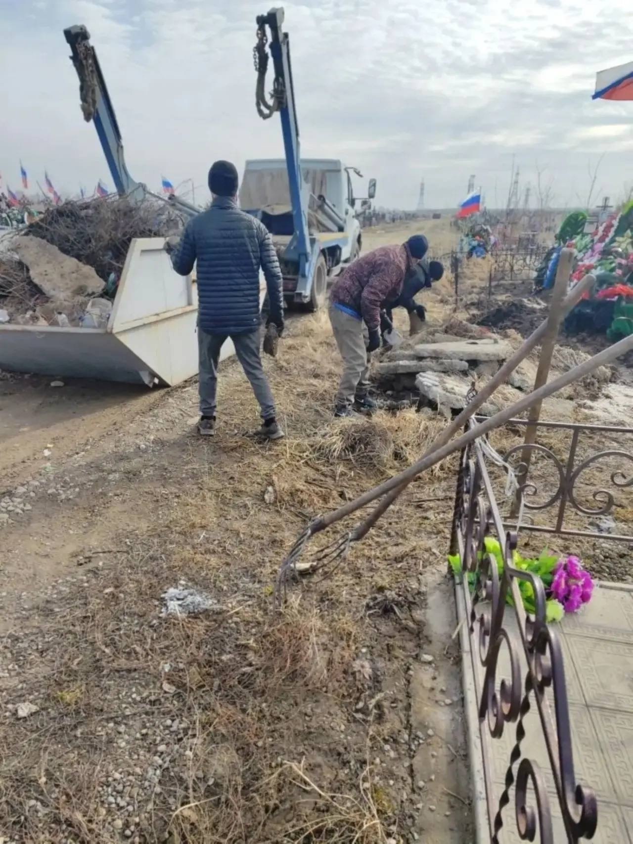 В Бийске коммунальные службы начали сезонную подготовку улиц к тёплому периоду В Бийске коммунальные службы начали сезонную подготовку улиц к тёплому периоду