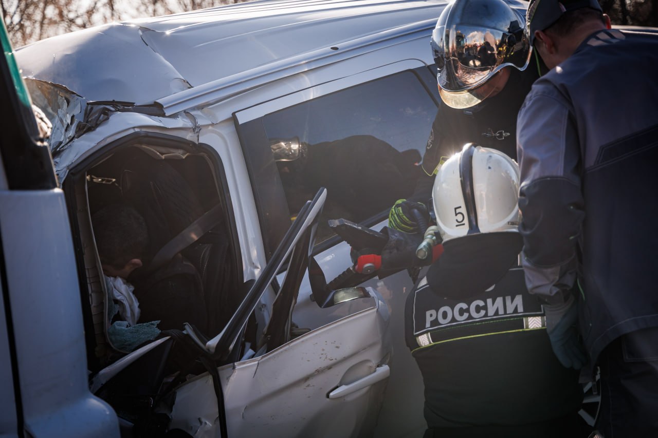 Еще кадры с места ДТП от пожарного репортёра Владимира Игнатова Еще кадры с места ДТП от пожарного репортёра Владимира Игнатова