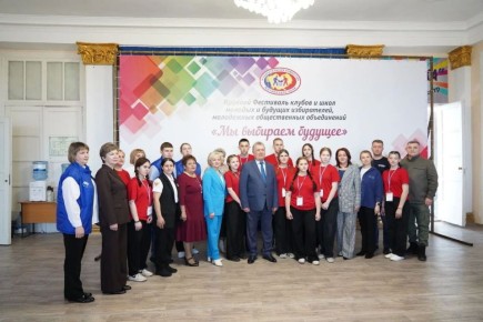 Локтевский район вчера стал местом концентрации самых подкованных в области избирательного права школьников и студентов