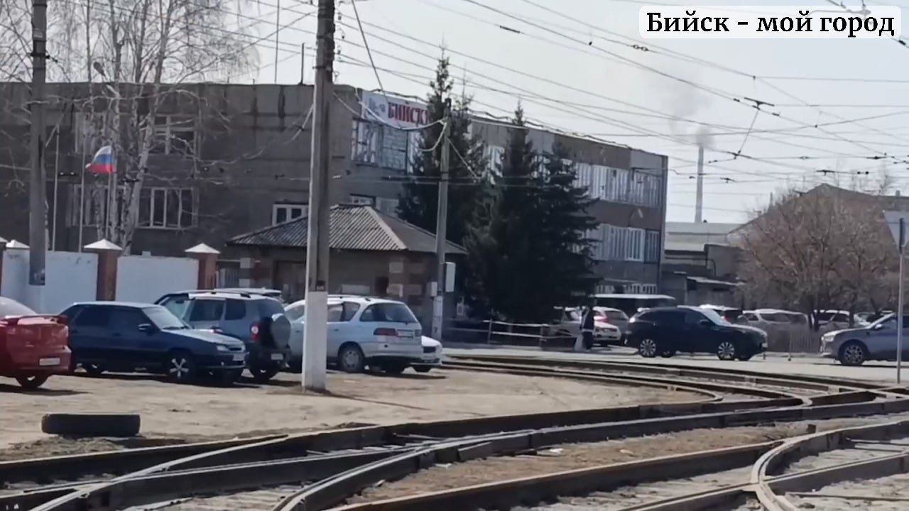 В трамваях появились объявления об оплате за проезд на апрель по «Социальной транспортной карте студента и школьника»