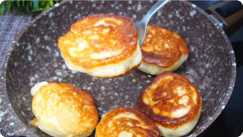 Пышные оладьи на кефире: секрет удачного результата