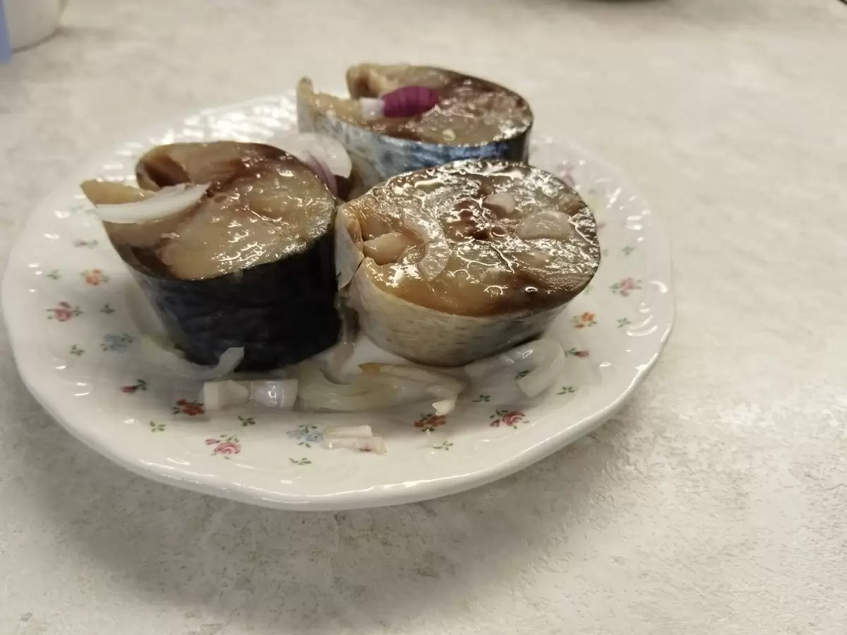 Тихий подход к скумбрии: как получить малосольную рыбу дома