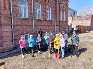 В Бийске стартовали весенние субботники