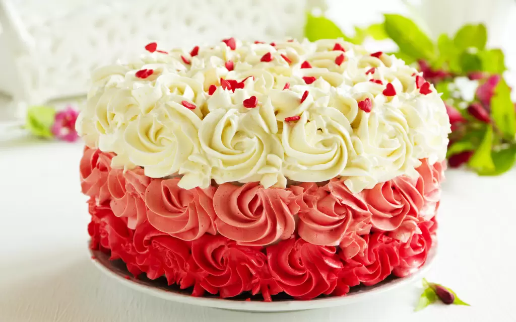 Кремы, которые вдохновляют: от десертов до закусок