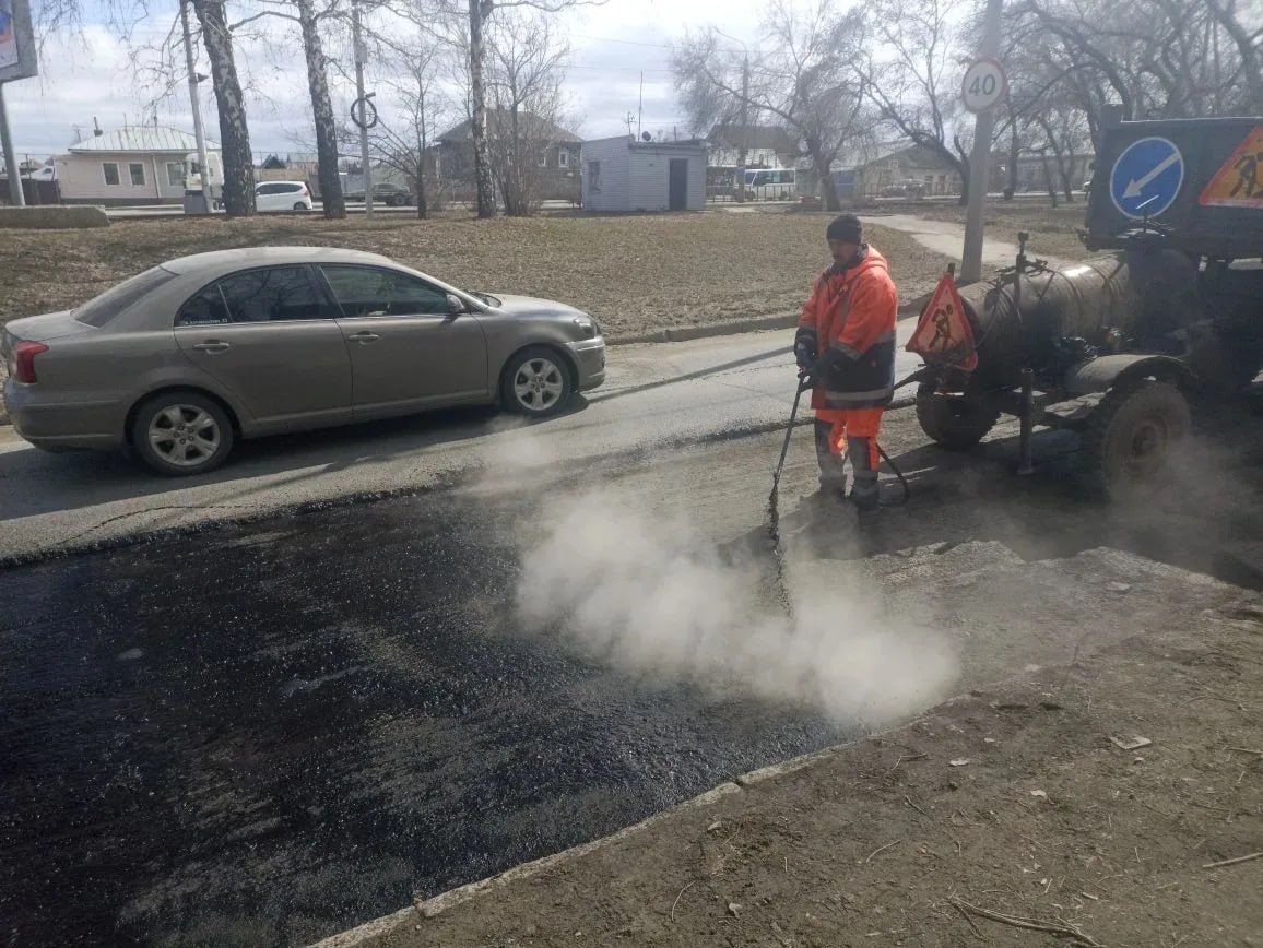В Барнауле приступили к ремонту дорог с использованием горячего асфальта В Барнауле приступили к ремонту дорог с использованием горячего асфальта