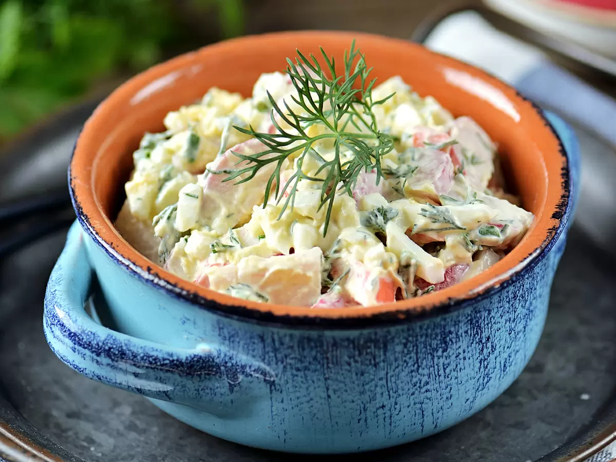 Редис в крабовом салате: как добавить свежесть и яркость в повседневное меню