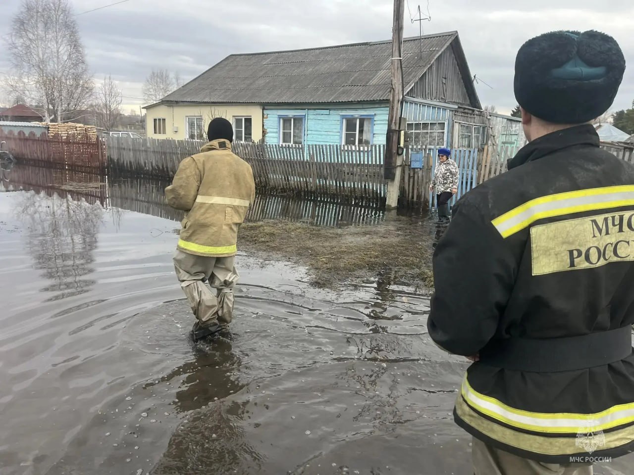 Уже более 100 домов и почти 300 участков подтоплены в регионе Уже более 100 домов и почти 300 участков подтоплены в регионе