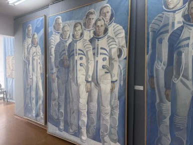 "Космическая" выставка проходит в Михайловском культурном центре