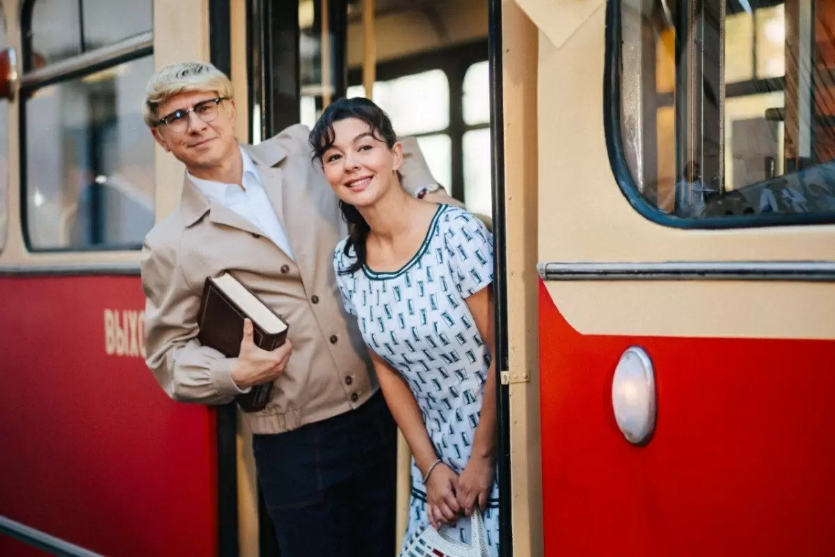 Советские комедии оживают на вечеринке в баре «Молодость»