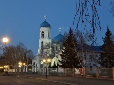 Дорогие бийчане!. Сердечно поздравляем всех верующих со светлым праздником Пасхи! Пусть этот день принесёт в каждый дом радость, мир и согласие, укрепит веру в лучшее и вдохновит на добрые дела
