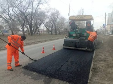 Ремонт дорог горячим асфальтом начался в Барнауле