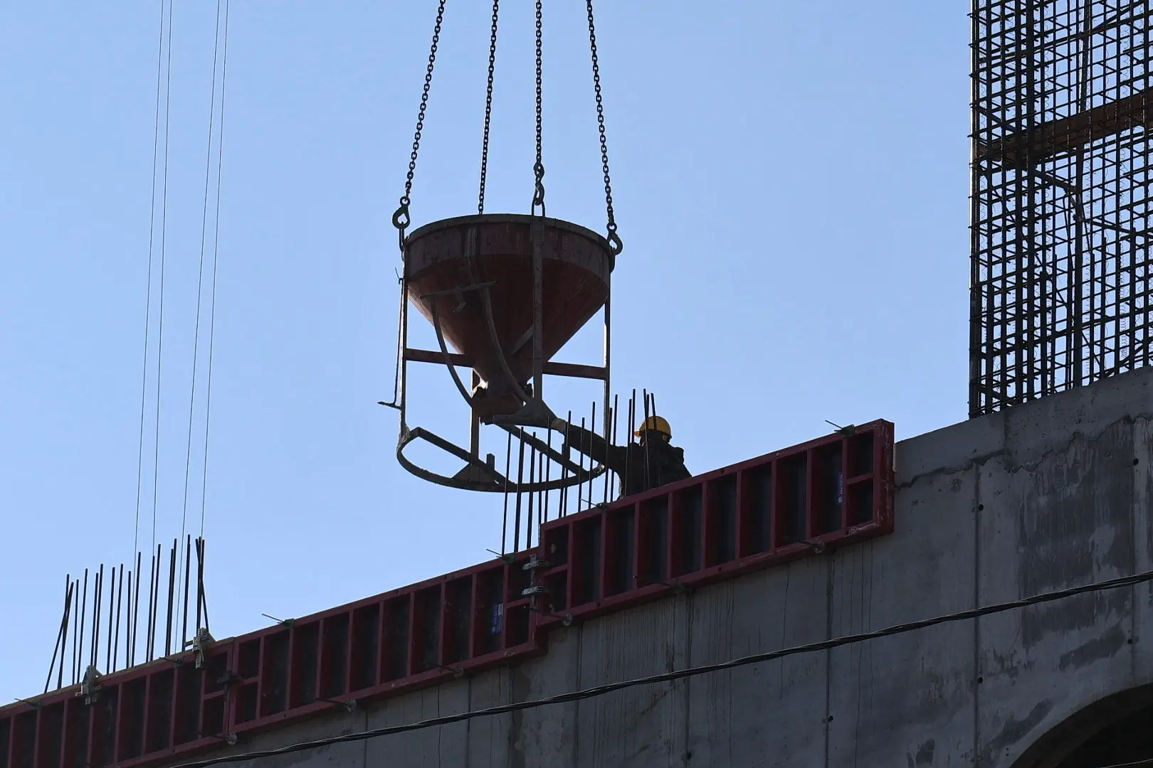 Здание нового ЦУМа в центре Барнауле продолжает расти Здание нового ЦУМа в центре Барнауле продолжает расти