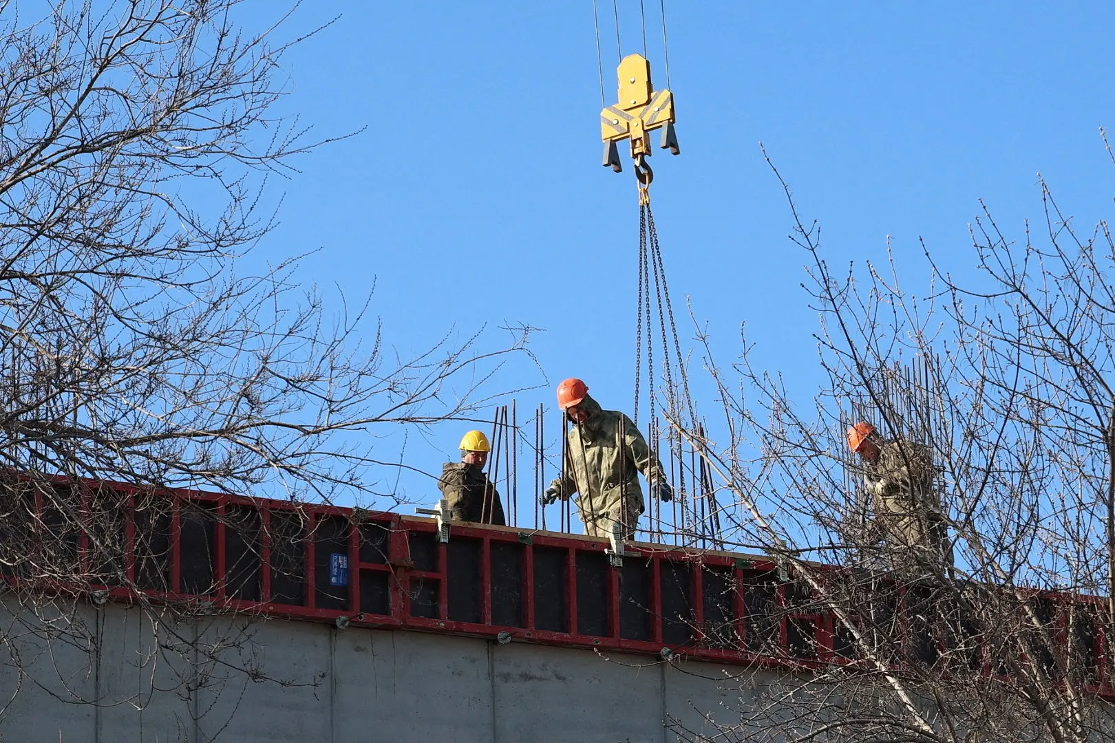 Здание нового ЦУМа в центре Барнауле продолжает расти Здание нового ЦУМа в центре Барнауле продолжает расти