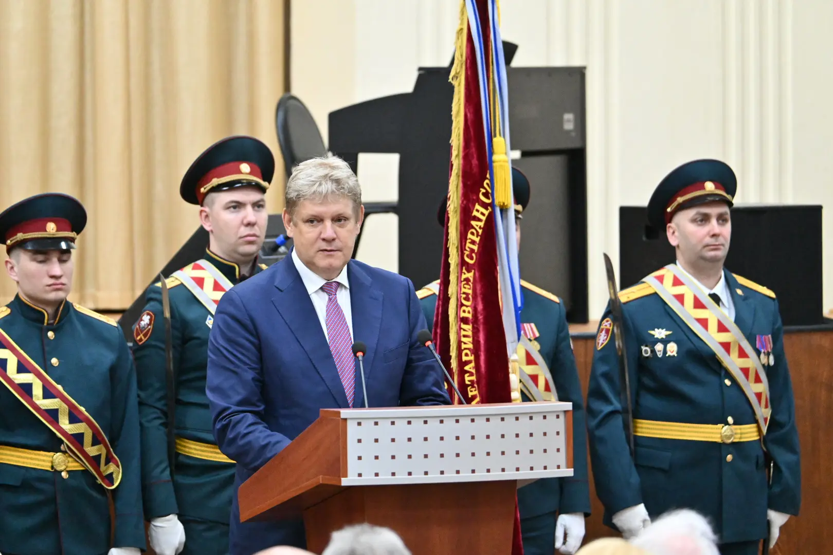 В Алтайском крае поздравили знаменитого ученого Геннадия Саковича с 95-летием В Алтайском крае поздравили знаменитого ученого Геннадия Саковича с 95-летием