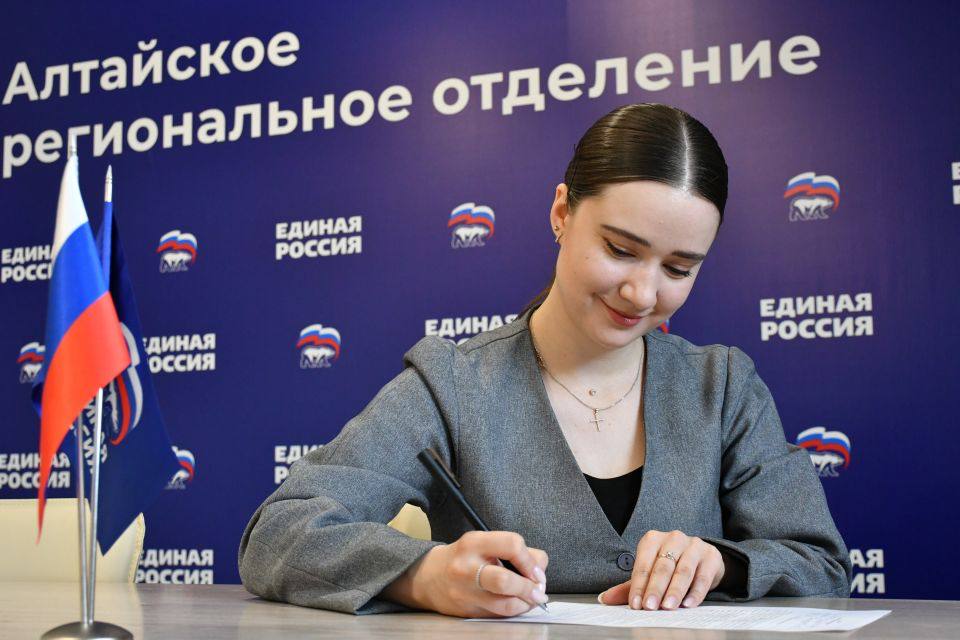 94 жителя Алтайского края заявились на участие в отборе на выборы от "Единой России" 94 жителя Алтайского края заявились на участие в отборе на выборы от "Единой России"