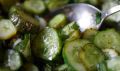 Как быстро и легко приготовить малосольные огурцы: оригинальный способ за 10 минут