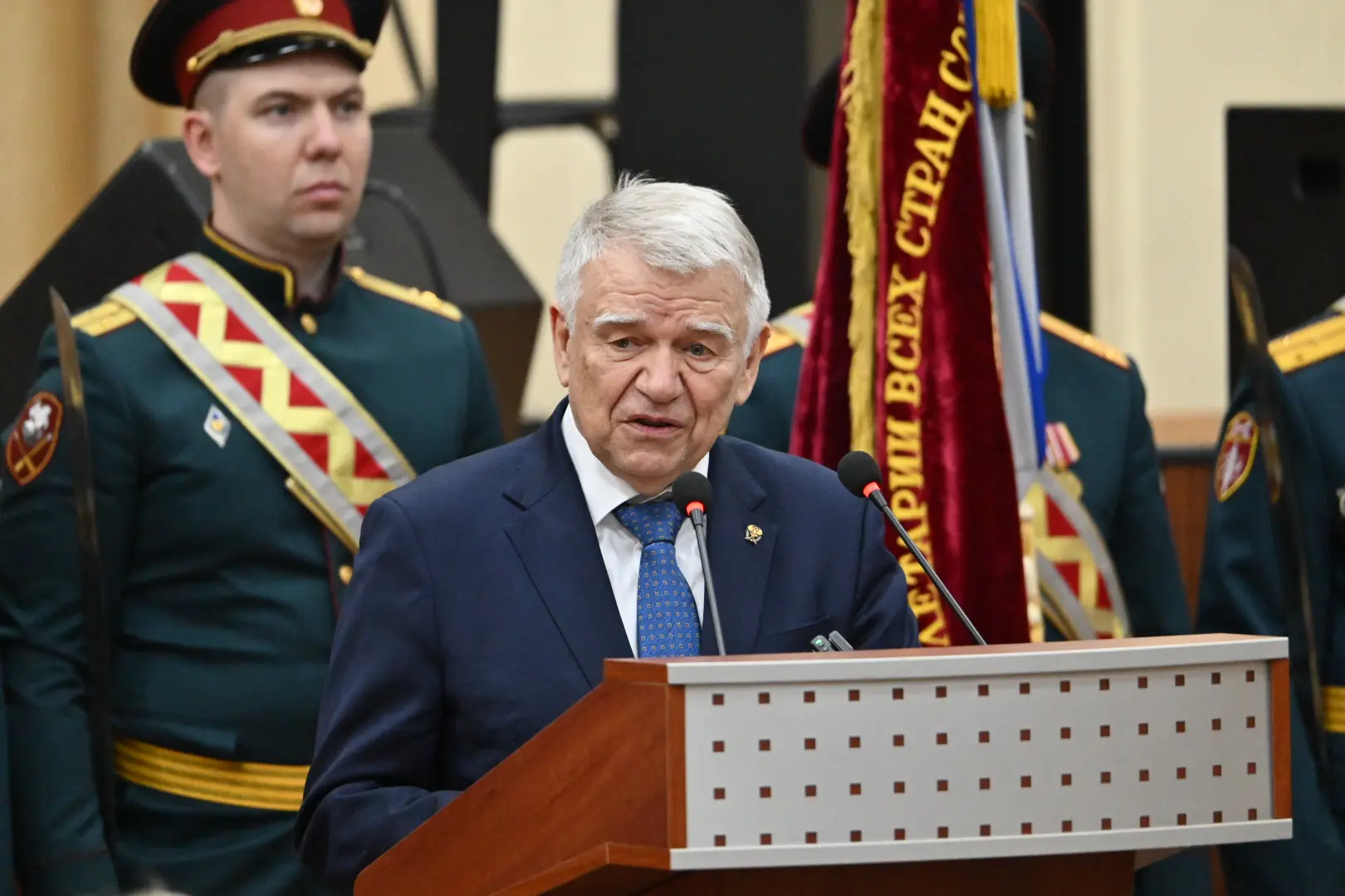 В Алтайском крае поздравили знаменитого ученого Геннадия Саковича с 95-летием В Алтайском крае поздравили знаменитого ученого Геннадия Саковича с 95-летием