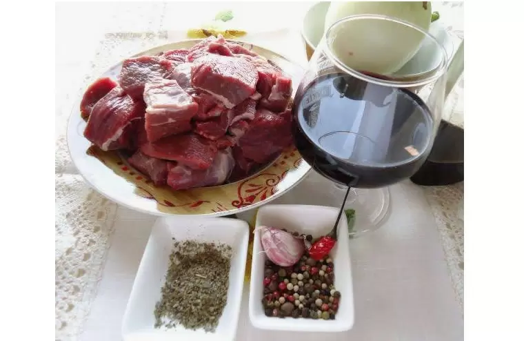 Тушение мяса в вине: секреты и советы