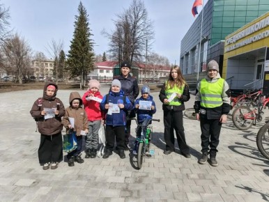 Акция «Движение с уважением» прошла в Шипуновском районе Весенние каникулы остались позади и школьники вернулись к занятиям!
