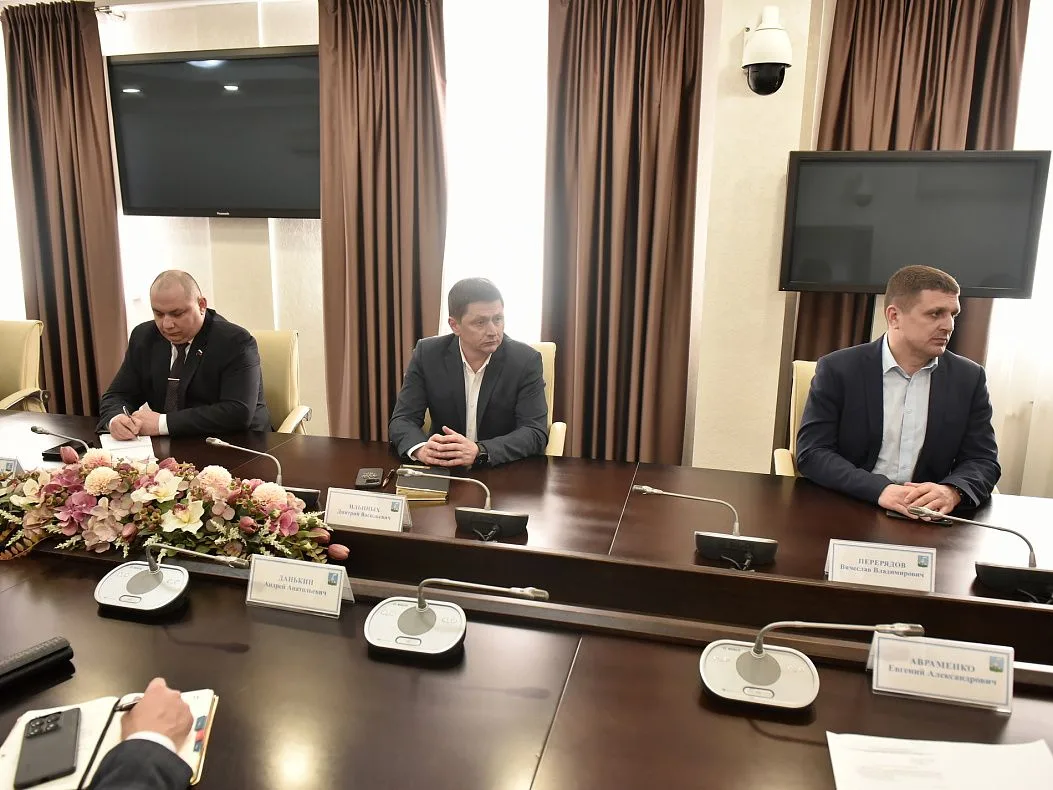 В администрации Барнаула обсудили голосование за благоустройство общественных пространств в рамках национального проекта В администрации Барнаула обсудили голосование за благоустройство общественных пространств в рамках национального проекта