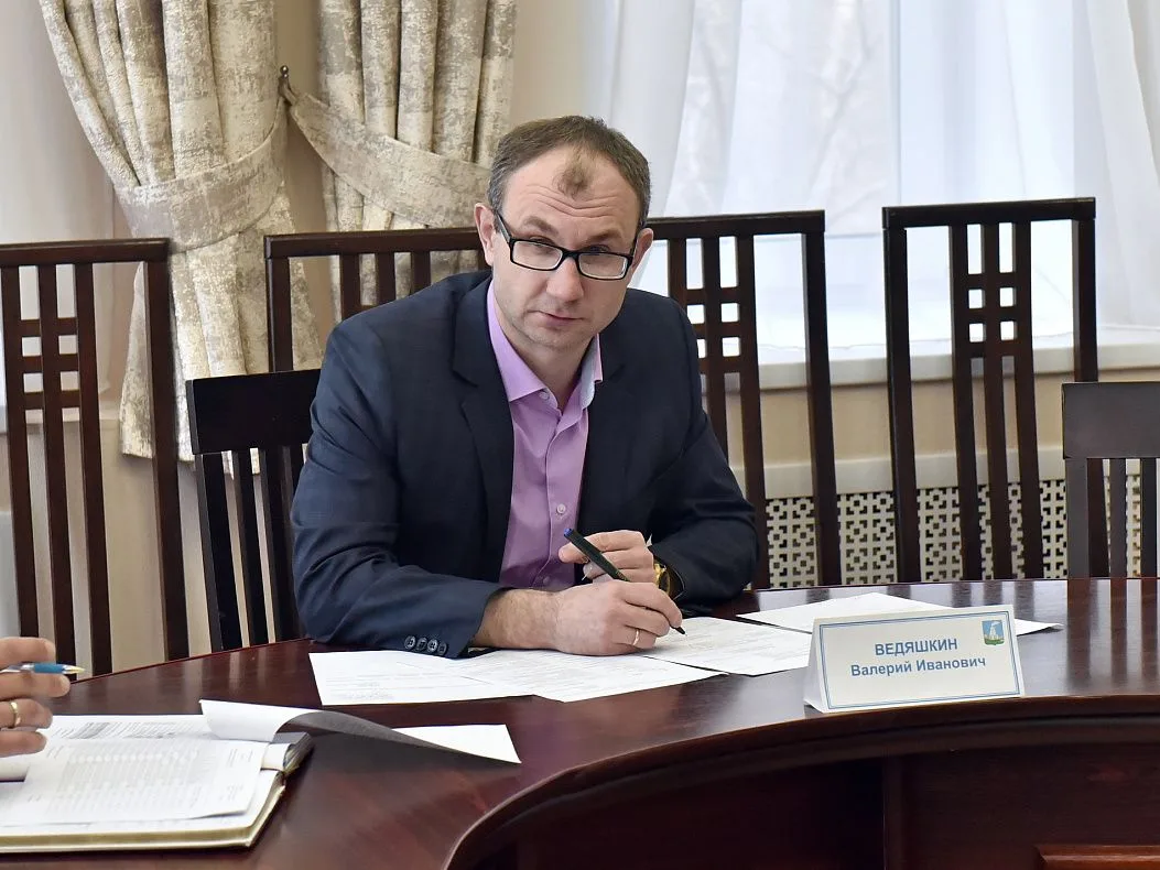 В Барнауле утвердили график движения общественного транспорта к городским кладбищам на Родительский день В Барнауле утвердили график движения общественного транспорта к городским кладбищам на Родительский день