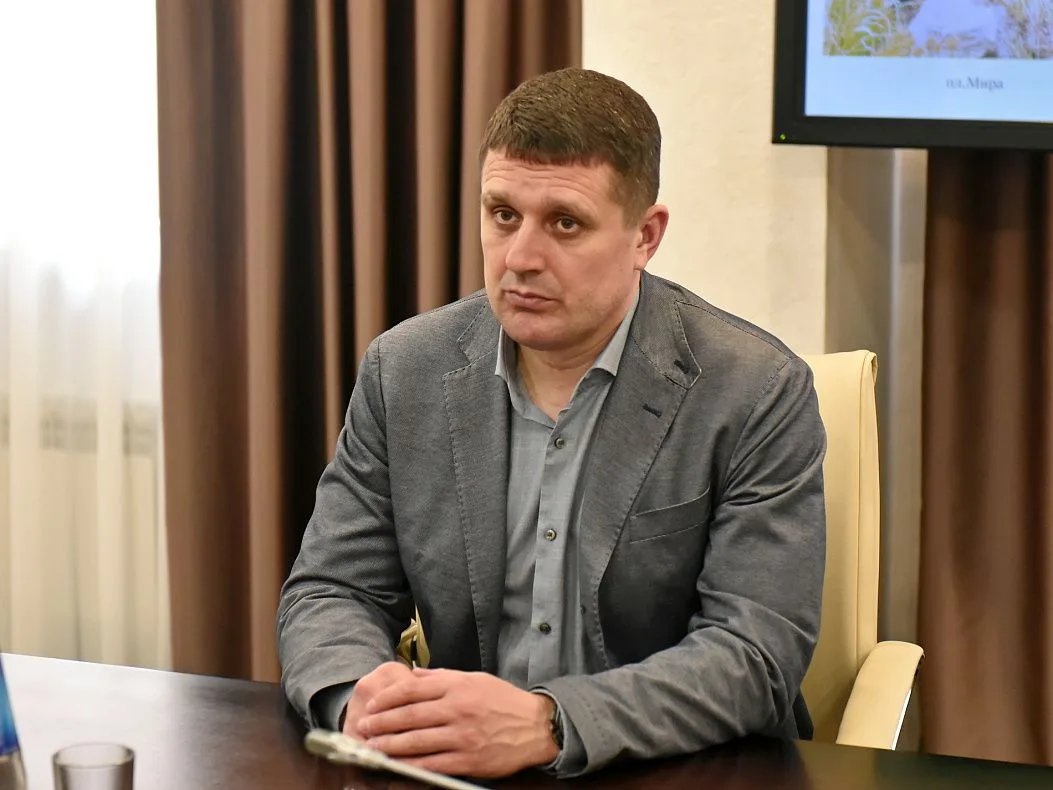 Вячеслав Франк отметил, что Барнаул обязательно примет участие в этой патриотической акции в этом году и поручил комитету по благоустройству проработать план проведения акции во всех районах города