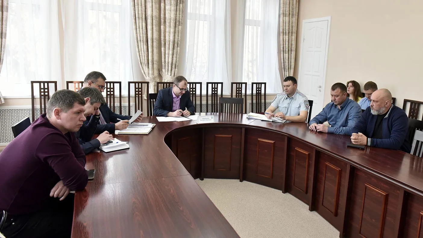 В Барнауле утвердили график движения общественного транспорта к городским кладбищам на Родительский день