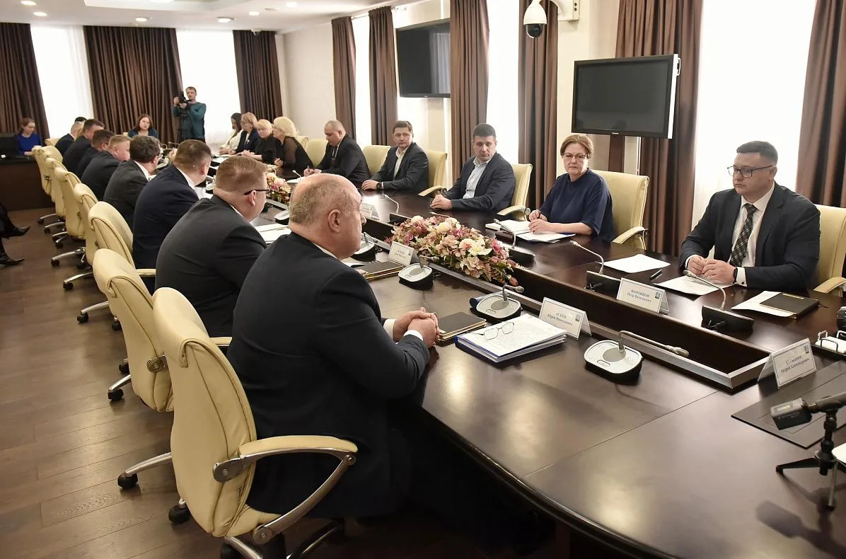 В администрации Барнаула обсудили голосование за благоустройство общественных пространств в рамках национального проекта В администрации Барнаула обсудили голосование за благоустройство общественных пространств в рамках национального проекта