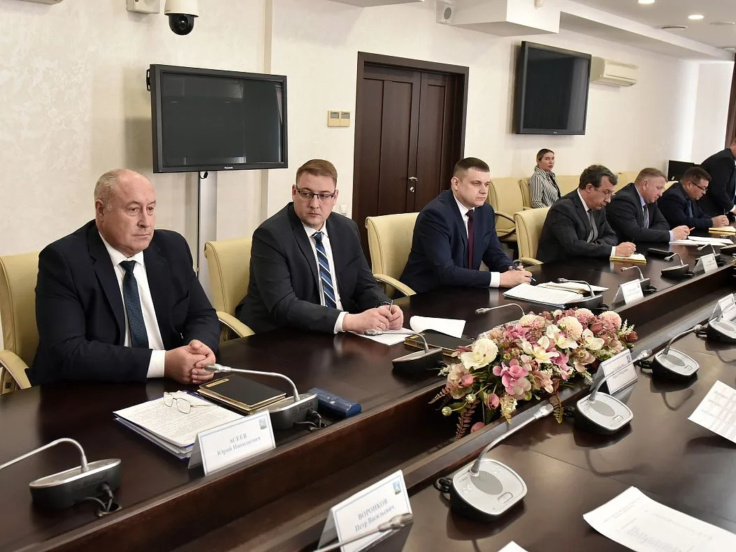 В администрации Барнаула обсудили голосование за благоустройство общественных пространств в рамках национального проекта В администрации Барнаула обсудили голосование за благоустройство общественных пространств в рамках национального проекта