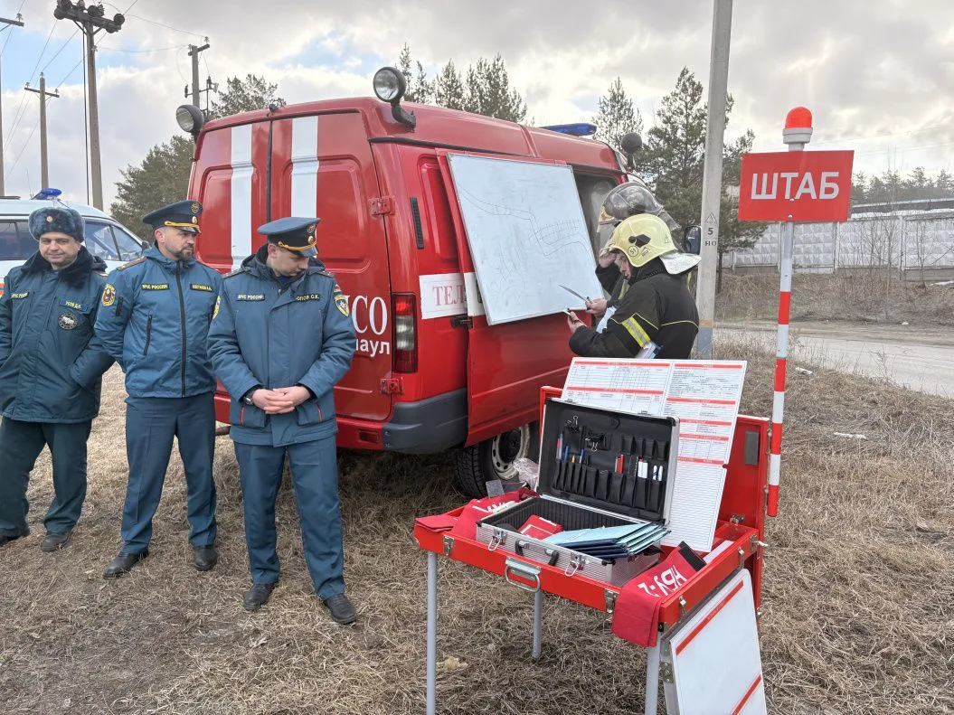 В Барнауле провели штабную тренировку по тушению лесных пожаров В Барнауле провели штабную тренировку по тушению лесных пожаров