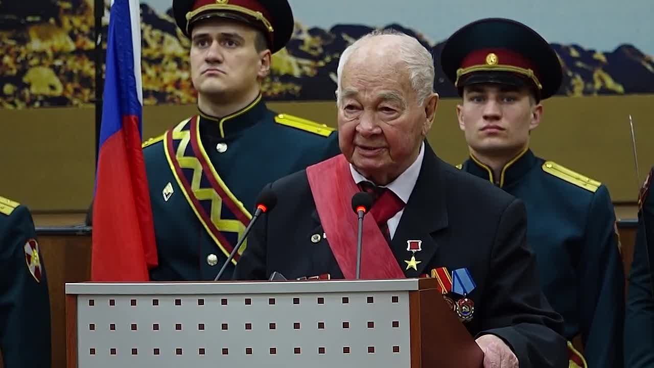 Герой социалистического труда, почётный гражданин города Бийска и Алтайского края, академик и полный кавалер ордена «За заслуги перед Отечеством»