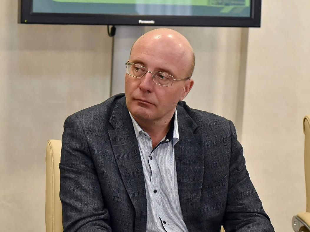 Вячеслав Франк отметил, что Барнаул обязательно примет участие в этой патриотической акции в этом году и поручил комитету по благоустройству проработать план проведения акции во всех районах города Вячеслав Франк отметил, что Барнаул обязательно примет участие в этой патриотической акции в этом году и поручил комитету по благоустройству проработать план проведения акции во всех районах города