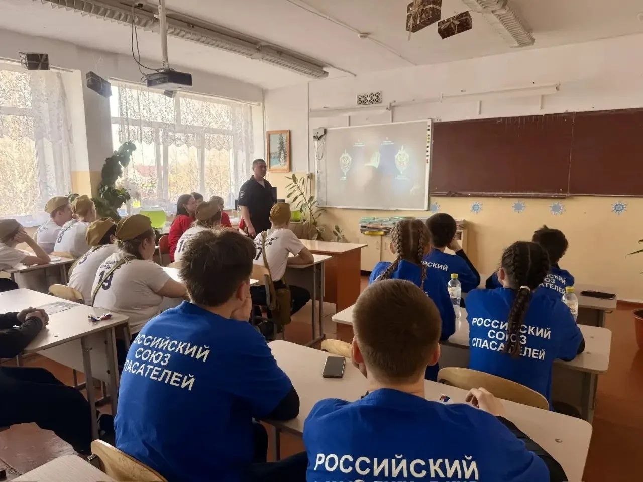 На Алтае транспортные полицейские приняли участие в военно-патриотической игре «Зарница 2.0» На Алтае транспортные полицейские приняли участие в военно-патриотической игре «Зарница 2.0»