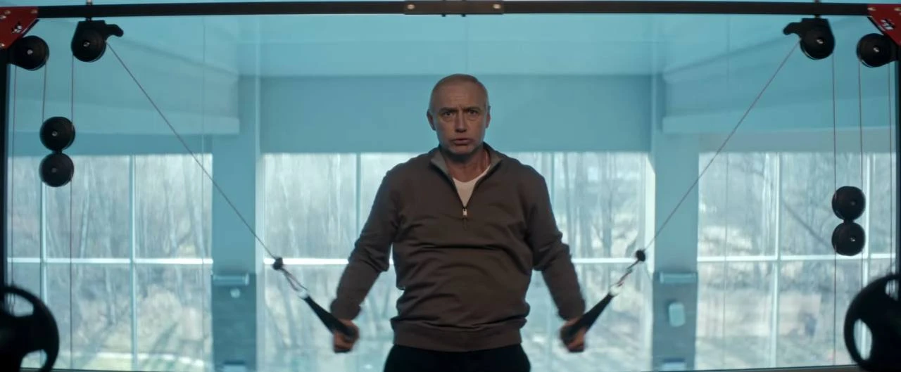 Кадры из нового тизера фильма «Кремлевский волшебник», где Джуд Лоу сыграл Владимир Путина Кадры из нового тизера фильма «Кремлевский волшебник», где Джуд Лоу сыграл Владимир Путина