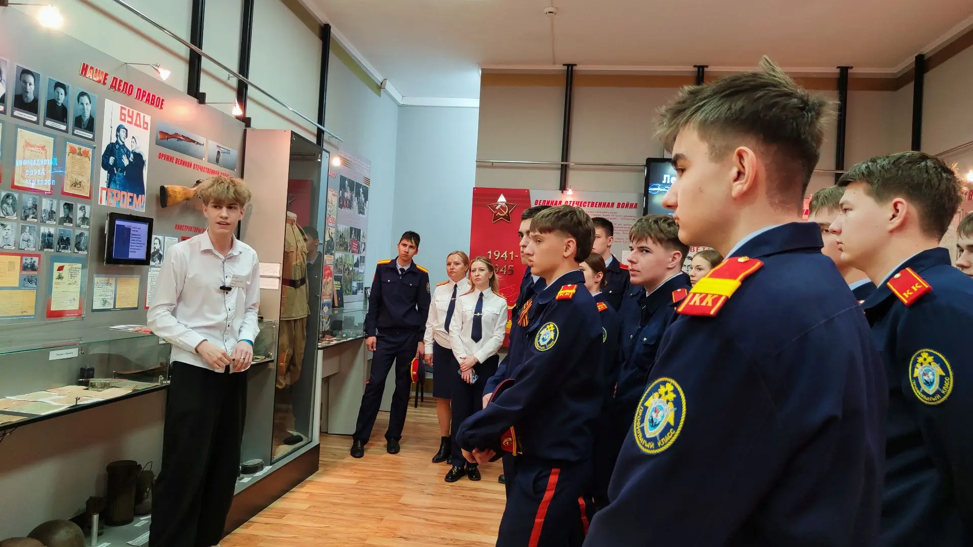 Офицеры следственного управления СК России по Алтайскому краю и кадеты профильного класса посетили малую родину ветерана Великой Отечественной войны Алексея Ивановича Скурлатова — прообраза памятника «Алёша» Офицеры следственного управления СК России по Алтайскому краю и кадеты профильного класса посетили малую родину ветерана Великой Отечественной войны Алексея Ивановича Скурлатова — прообраза памятника «Алёша»