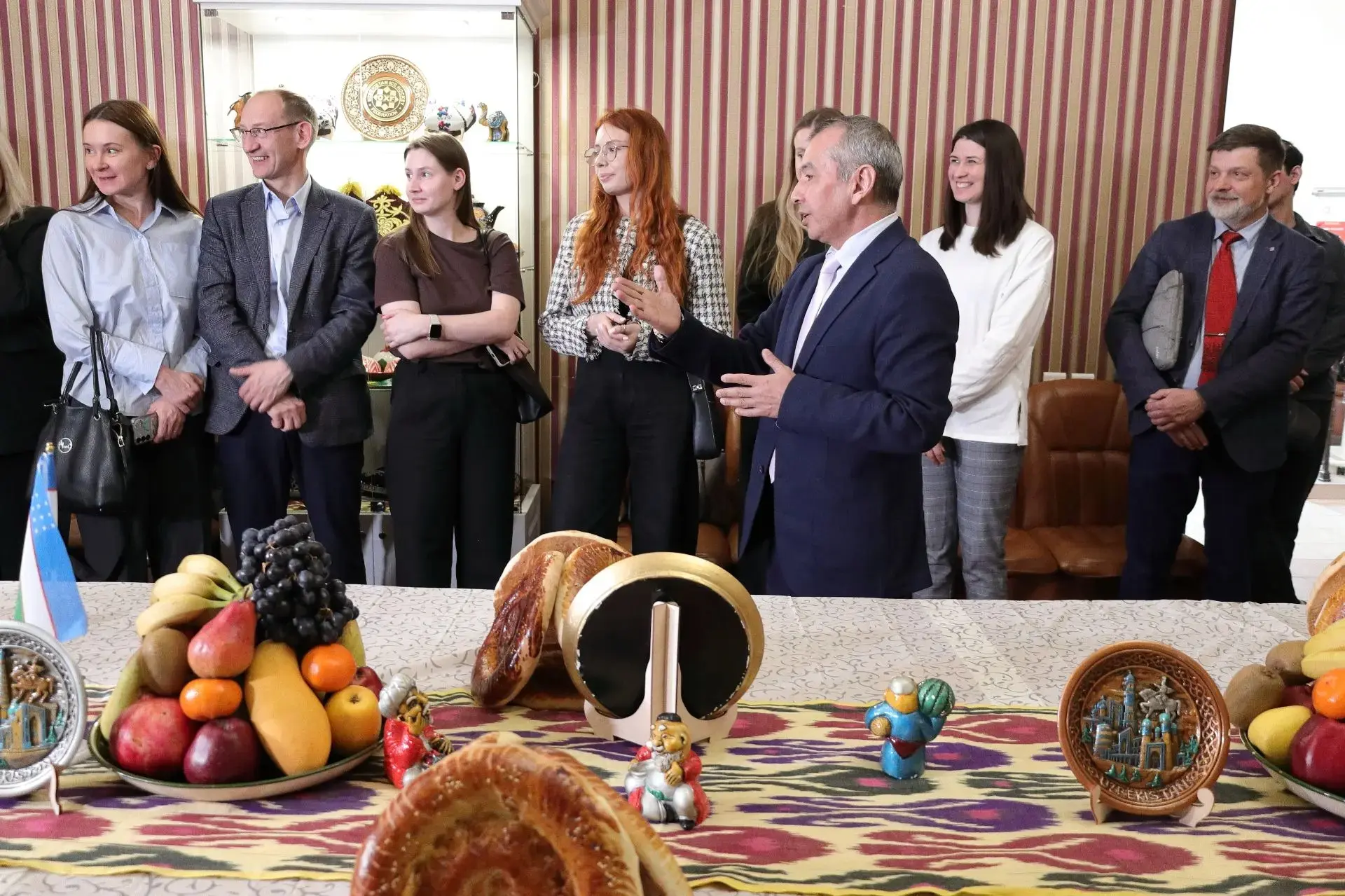 В Алтайском крае впервые представили культурный и туристический потенциал Узбекистана В Алтайском крае впервые представили культурный и туристический потенциал Узбекистана