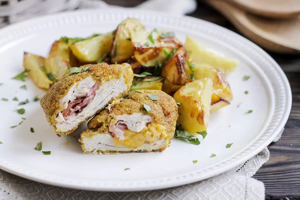 Классический кордон блю: курица с ветчиной и хрустящей корочкой