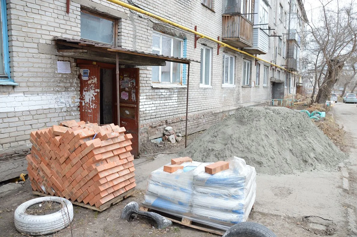 В доме по ул.Тимуровская, 37 ведутся подготовительные работы к аварийно-восстановительному ремонту