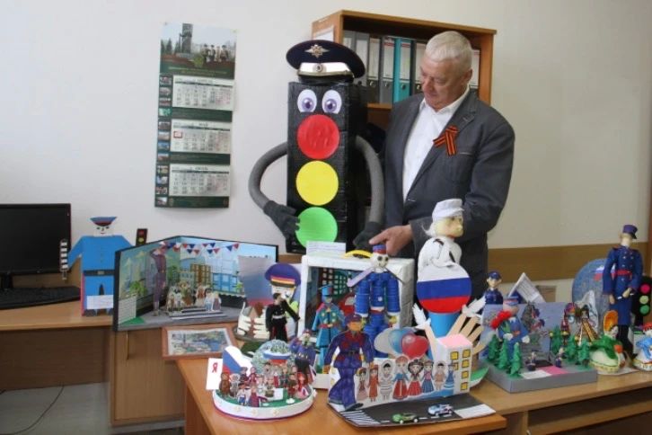 В Алтайском крае подведены итоги регионального этапа конкурса «Полицейский Дядя Стёпа» В Алтайском крае подведены итоги регионального этапа конкурса «Полицейский Дядя Стёпа»