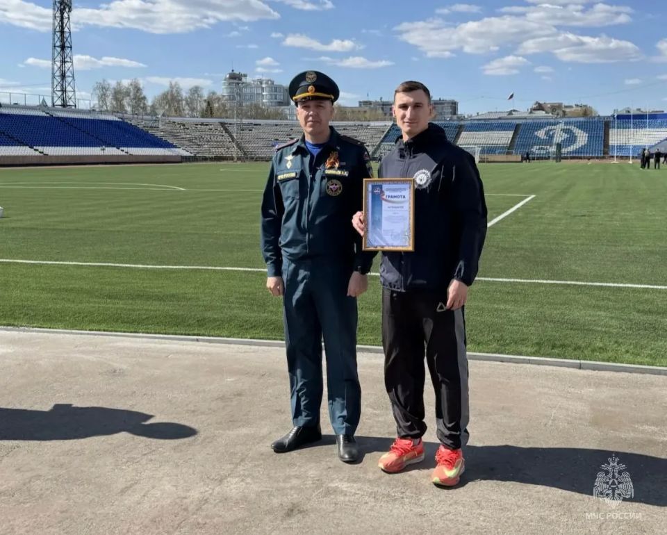 На «Динамо» определили самых быстрых огнеборцев первого пожарно-спасательного отряда На «Динамо» определили самых быстрых огнеборцев первого пожарно-спасательного отряда