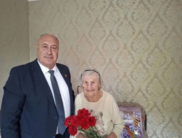 В Барнауле ветеранов и тружеников тыла поздравляют в преддверии Дня Победы В Барнауле ветеранов и тружеников тыла поздравляют в преддверии Дня Победы