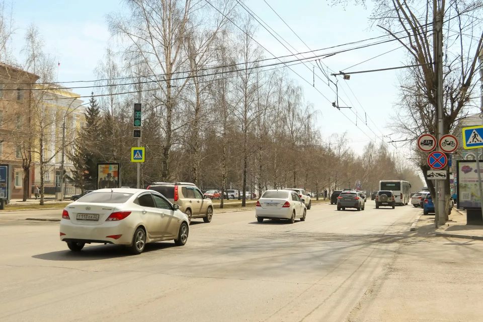 Власти Барнаула нашли подрядчиков, которые возьмутся за ремонт важных участков городских дорог Власти Барнаула нашли подрядчиков, которые возьмутся за ремонт важных участков городских дорог