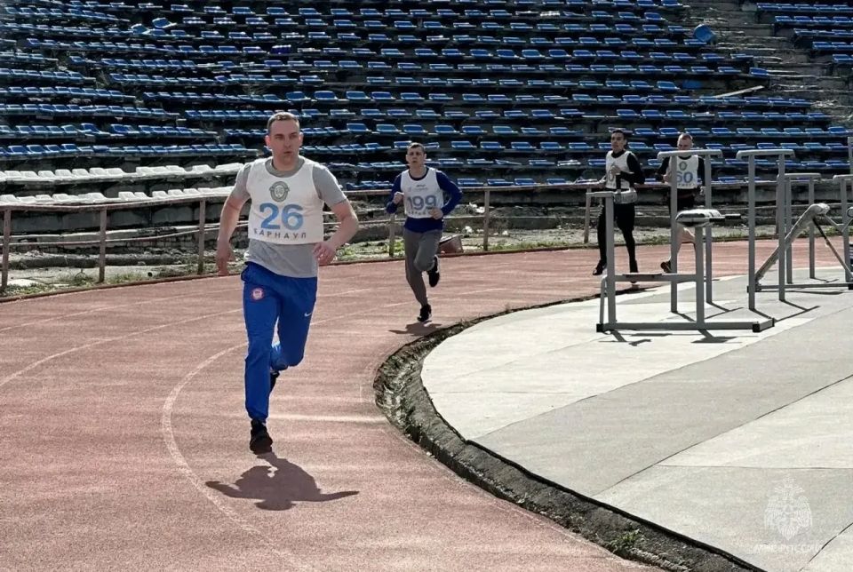 На «Динамо» определили самых быстрых огнеборцев первого пожарно-спасательного отряда На «Динамо» определили самых быстрых огнеборцев первого пожарно-спасательного отряда