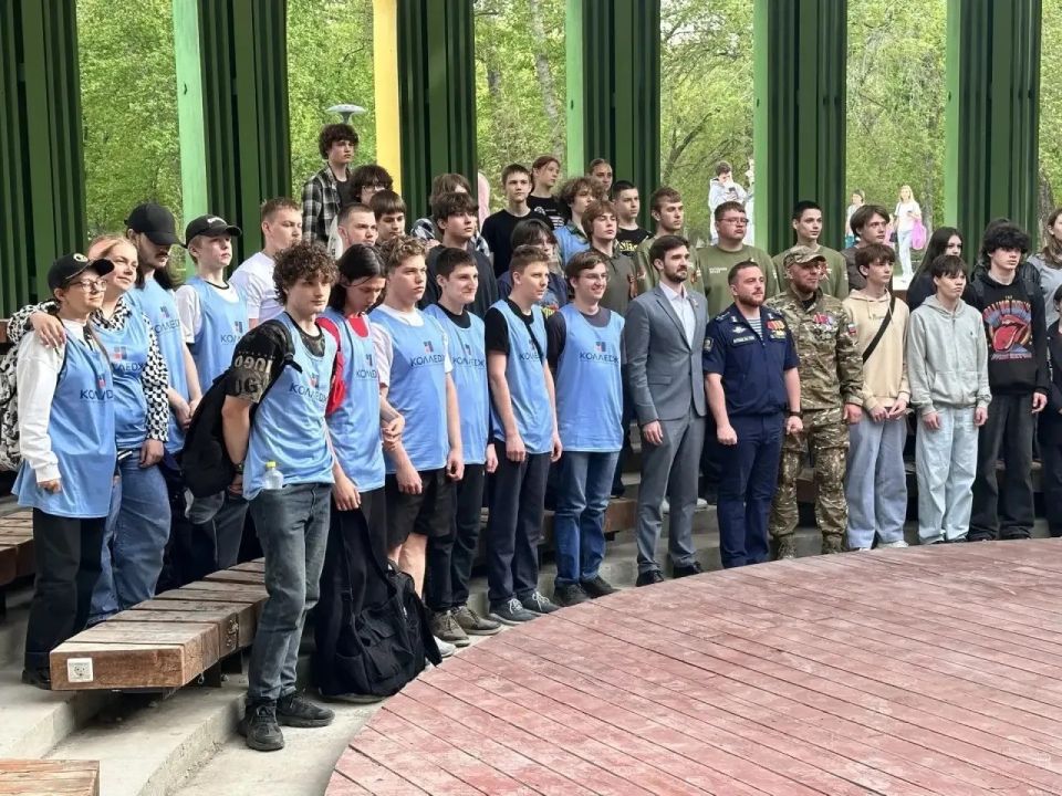 «Диалоги с Героями» провели для барнаульской молодёжи «Диалоги с Героями» провели для барнаульской молодёжи