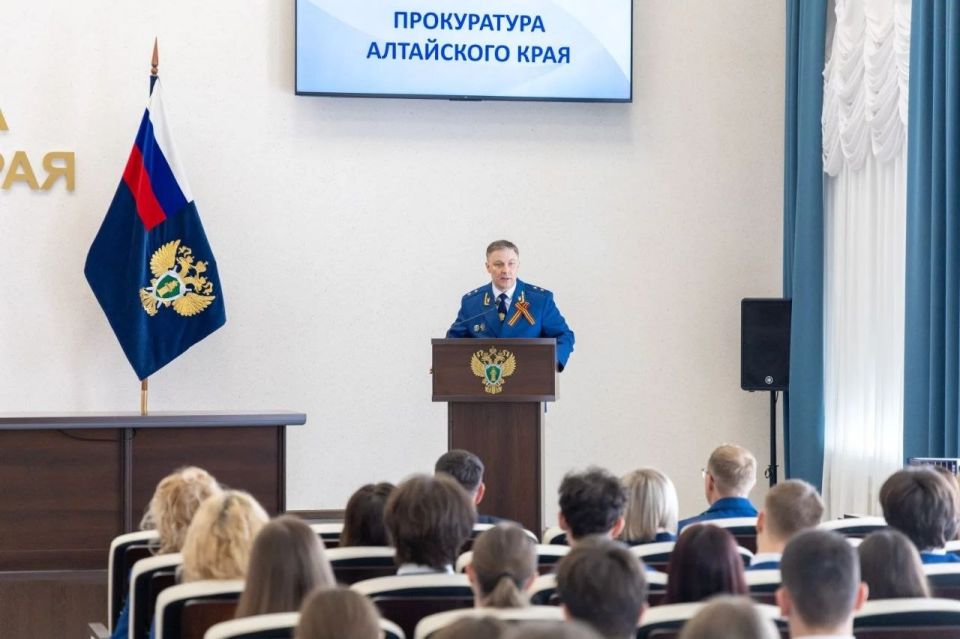 Учащиеся профильных «Прокурорских классов» завершили обучение и получили свидетельства о присвоении первой рабочей профессии – «частный детектив» Учащиеся профильных «Прокурорских классов» завершили обучение и получили свидетельства о присвоении первой рабочей профессии – «частный детектив»