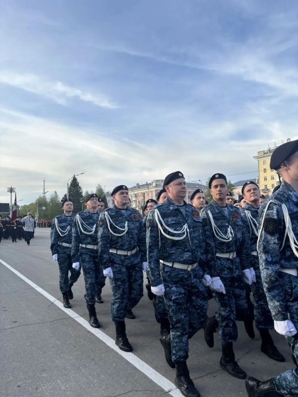 В Барнауле прошла генеральная репетиция торжественного построения войск Барнаульского гарнизона