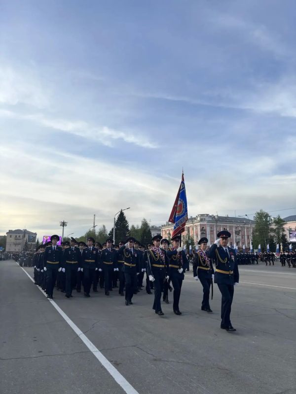 В Барнауле прошла генеральная репетиция торжественного построения войск Барнаульского гарнизона В Барнауле прошла генеральная репетиция торжественного построения войск Барнаульского гарнизона